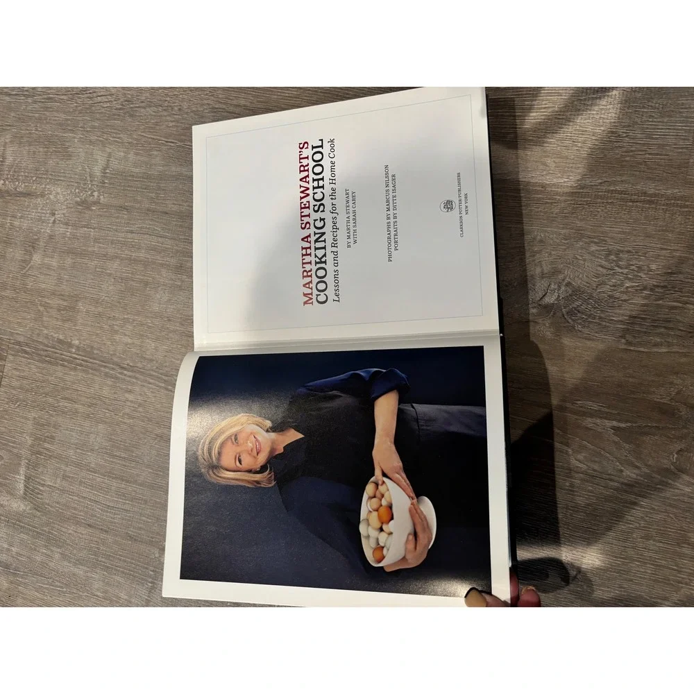 Martha Stewart's Cooking‎ School Hardcover First Edition Cookbook 2008